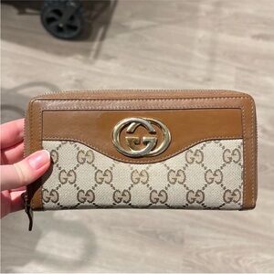 Gucci Tan and Cream Signature Wallet